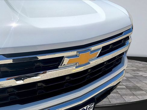 Used 2022 Chevrolet Silverado 1500 LT AWD/4WD image 34