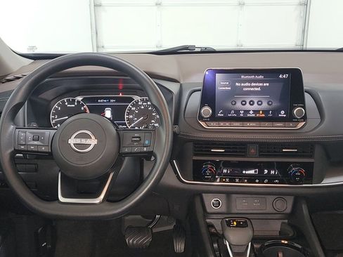 Used 2023 Nissan Rogue SV image 15