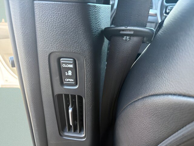 Used 2025 Honda Odyssey Sport-L image 11