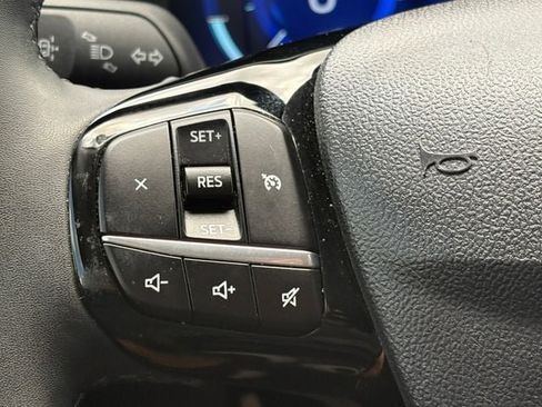 Used 2022 Ford Escape SEL w/ Technology Package FWD image 10