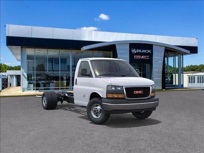 New 2025 GMC Savana 3500 w/ Power Convenience Package