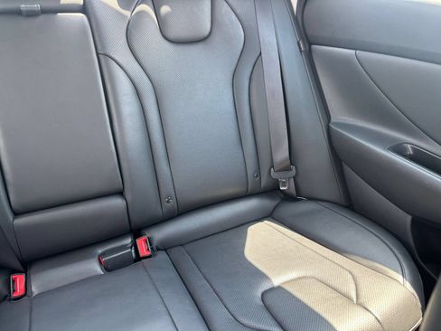 Used 2025 Hyundai Elantra Limited FWD image 38