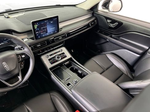 Used 2024 Lincoln Aviator AWD w/ Premium Package image 22