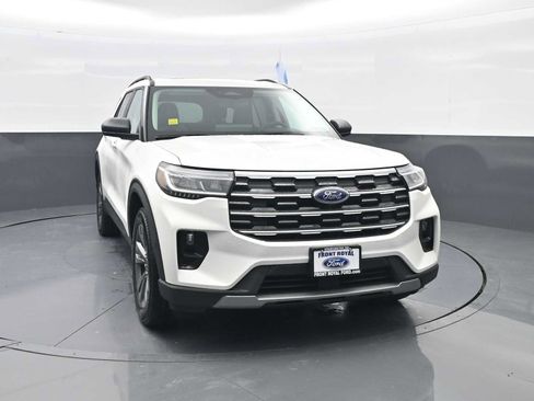 New 2026 Ford Explorer Active w/ Active Comfort Package AWD/4WD image 2