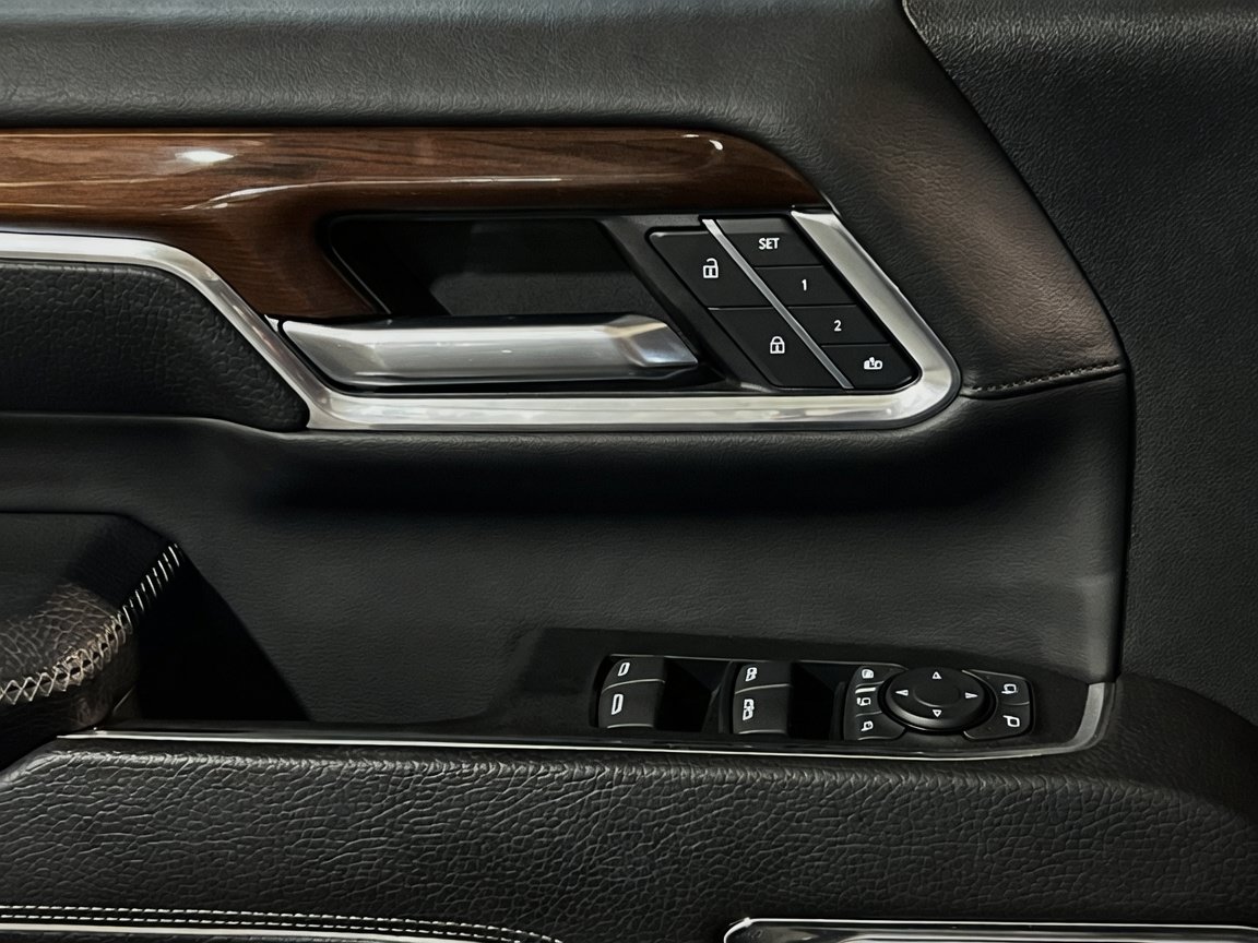 Used 2024 GMC Sierra 3500 Denali w/ Denali Reserve Package AWD/4WD image 14