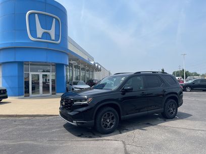New 2025 Honda Pilot TrailSport