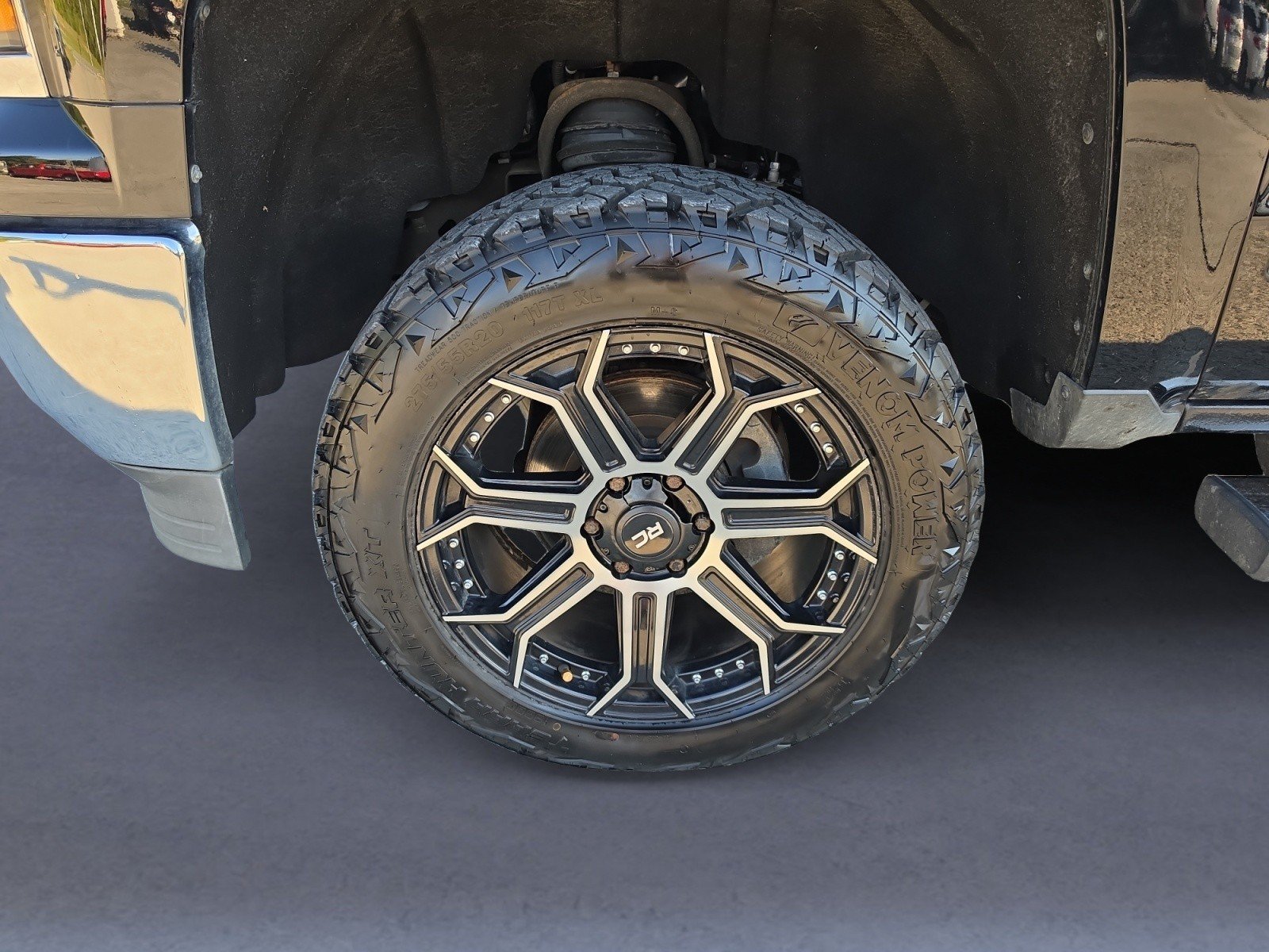 Used 2015 Chevrolet Silverado 1500 LTZ Z71 w/ LTZ Plus Package AWD/4WD image 31