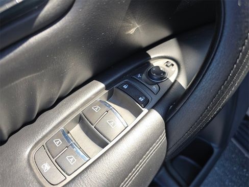 Used 2021 Nissan Armada SL w/ Captain's Chairs Package image 17