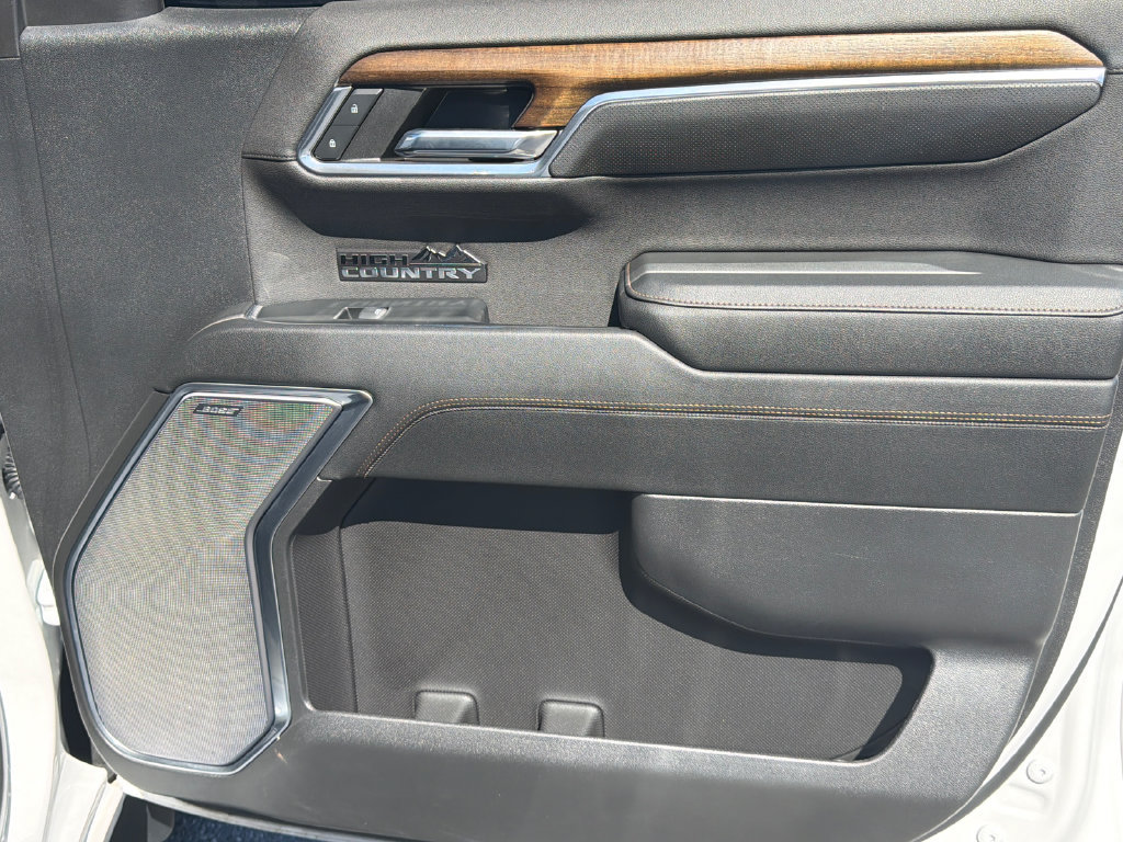Used 2023 Chevrolet Silverado 1500 High Country w/ High Country Premium Package AWD/4WD image 14