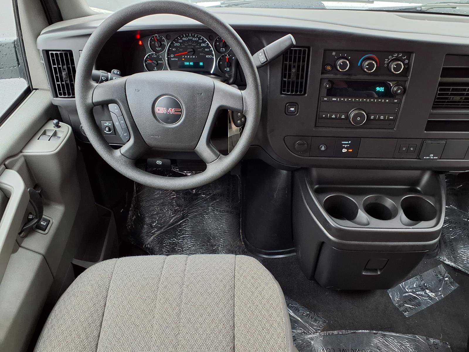 Used 2026 GMC Savana 3500 LT w/ LT Preferred Equipment Group RWD image 2