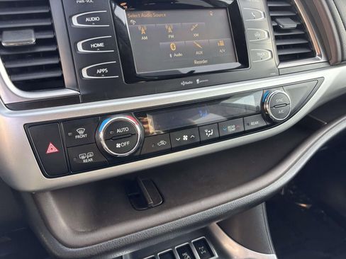 Used 2014 Toyota Highlander Plus image 23