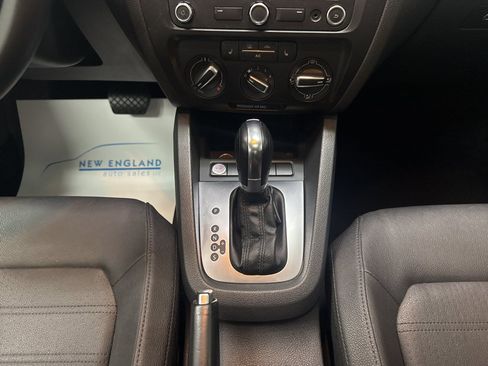 Used 2013 Volkswagen Jetta SEL FWD image 11