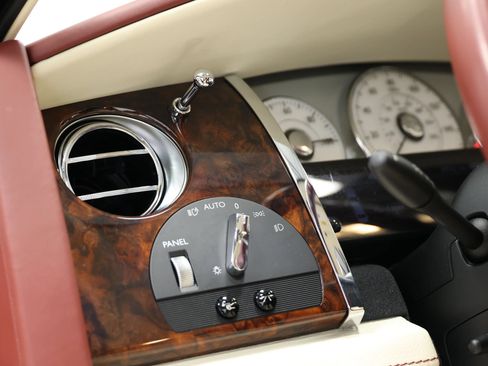 Used 2013 Rolls-Royce Ghost RWD image 24