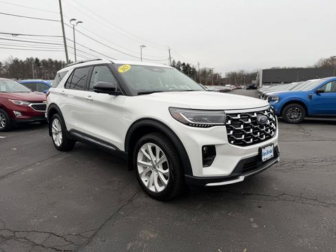 Certified 2025 Ford Explorer Platinum w/ Ultimate Package image 9