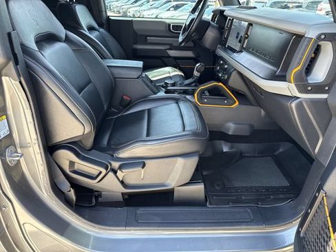 Used 2023 Ford Bronco Badlands w/ Sasquatch Package AWD/4WD image 14