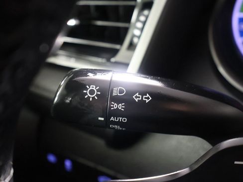 Used 2022 Toyota Camry SE w/ Convenience Package FWD image 35
