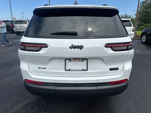 Used 2023 Jeep Grand Cherokee L Laredo image 6