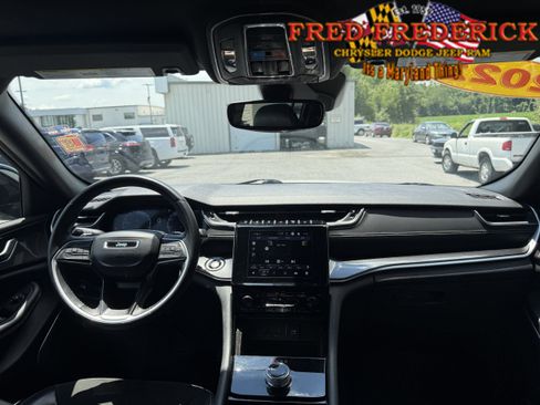 Used 2022 Jeep Grand Cherokee L Laredo AWD/4WD image 16