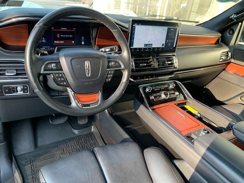 Used 2023 Lincoln Navigator L Reserve AWD/4WD image 21