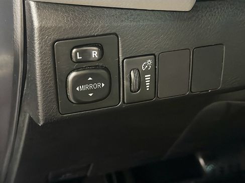 Used 2016 Toyota Corolla LE FWD image 8