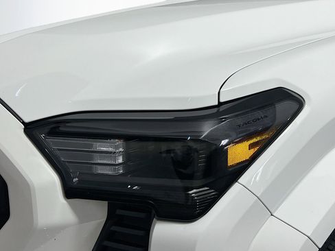 Used 2025 Toyota Tacoma SR image 11