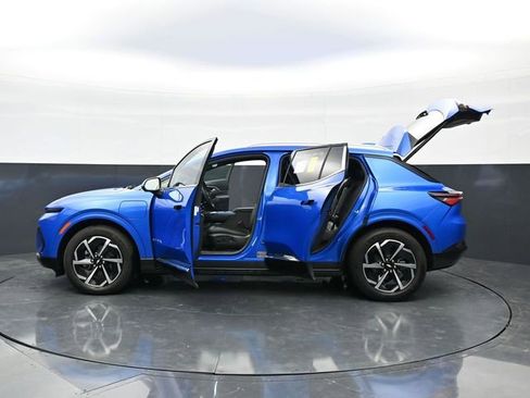 Used 2025 Chevrolet Equinox EV LT w/ Convenience Package FWD image 45
