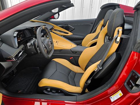 Used 2024 Chevrolet Corvette Stingray Preferred Conv w/ Z51 Performance Package image 7