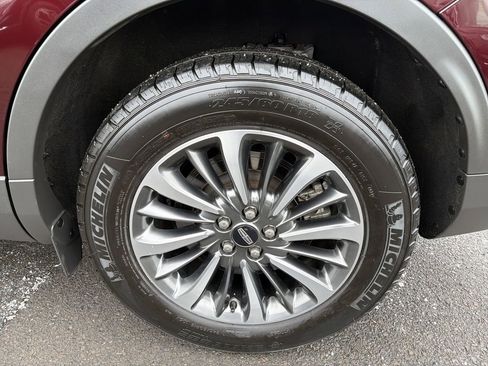 Certified 2023 Lincoln Nautilus Reserve image 31