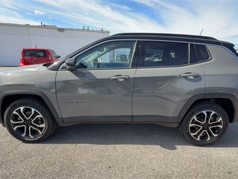 Used 2022 Jeep Compass Limited image 5