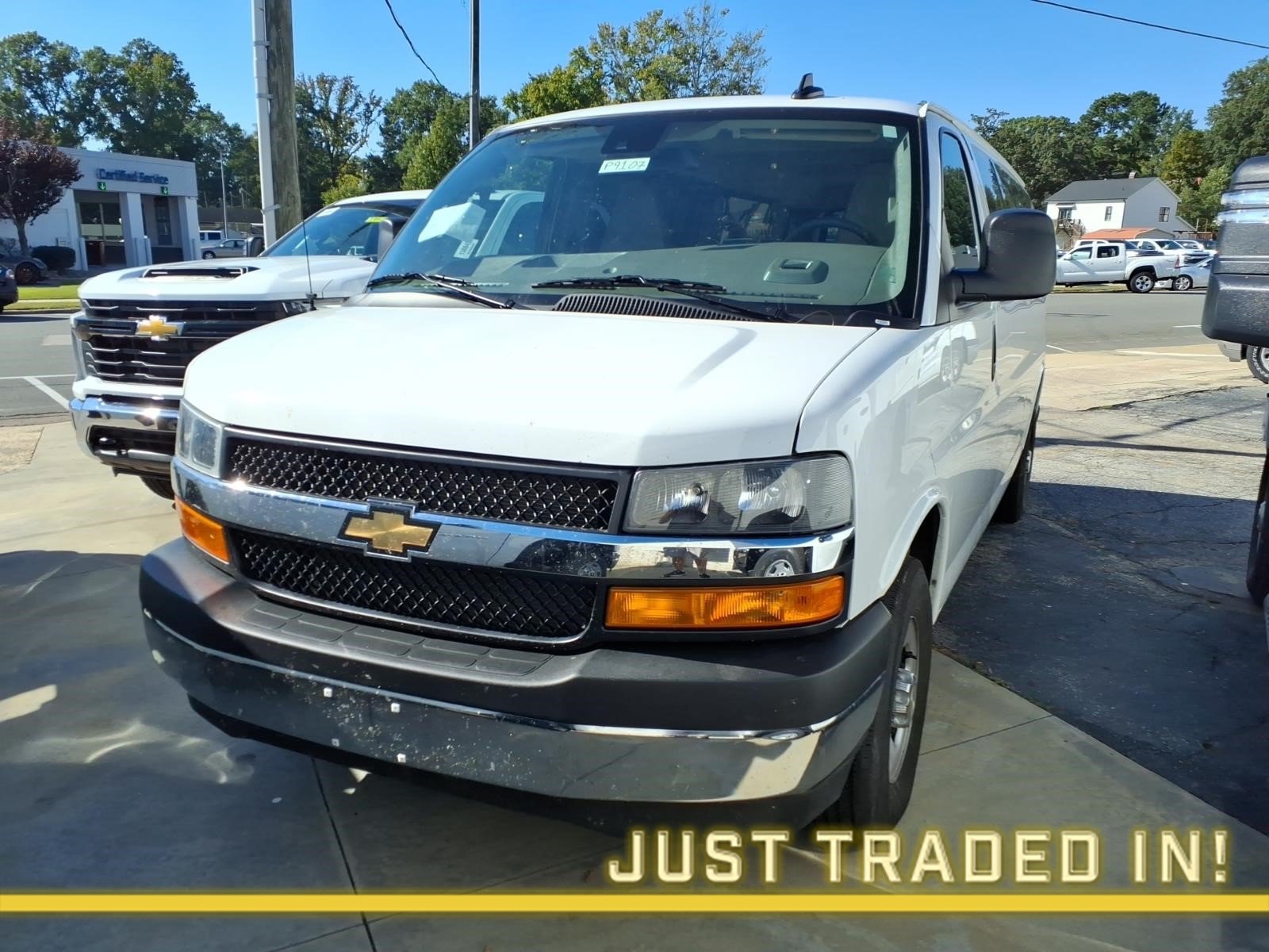 Used 2025 Chevrolet Express 3500 LT w/ LT Preferred Equipment Group RWD image 1