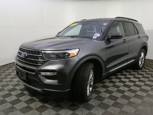 Used 2020 Ford Explorer XLT w/ Equipment Group 202A AWD/4WD image 5