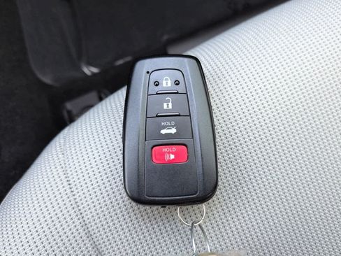 Used 2020 Toyota Corolla LE FWD image 26