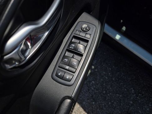 Used 2017 Jeep Cherokee Limited AWD/4WD image 12