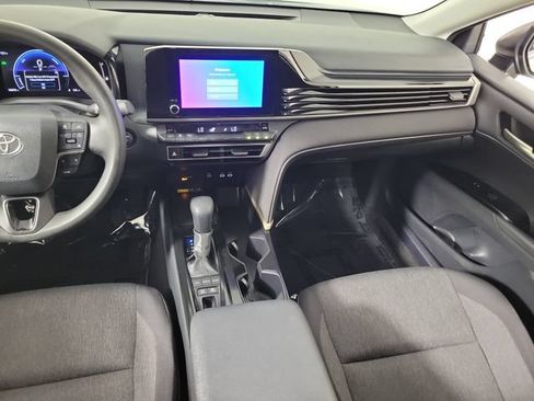 Used 2025 Toyota Camry LE FWD image 17