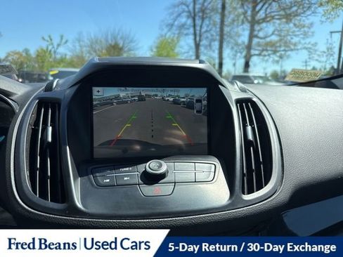 Used 2017 Ford Escape SE w/ Equipment Group 201A AWD/4WD image 19