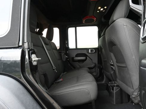Used 2019 Jeep Wrangler Unlimited Sport S AWD/4WD image 22