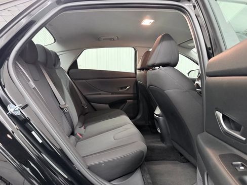 Used 2026 Hyundai Elantra SE FWD image 33