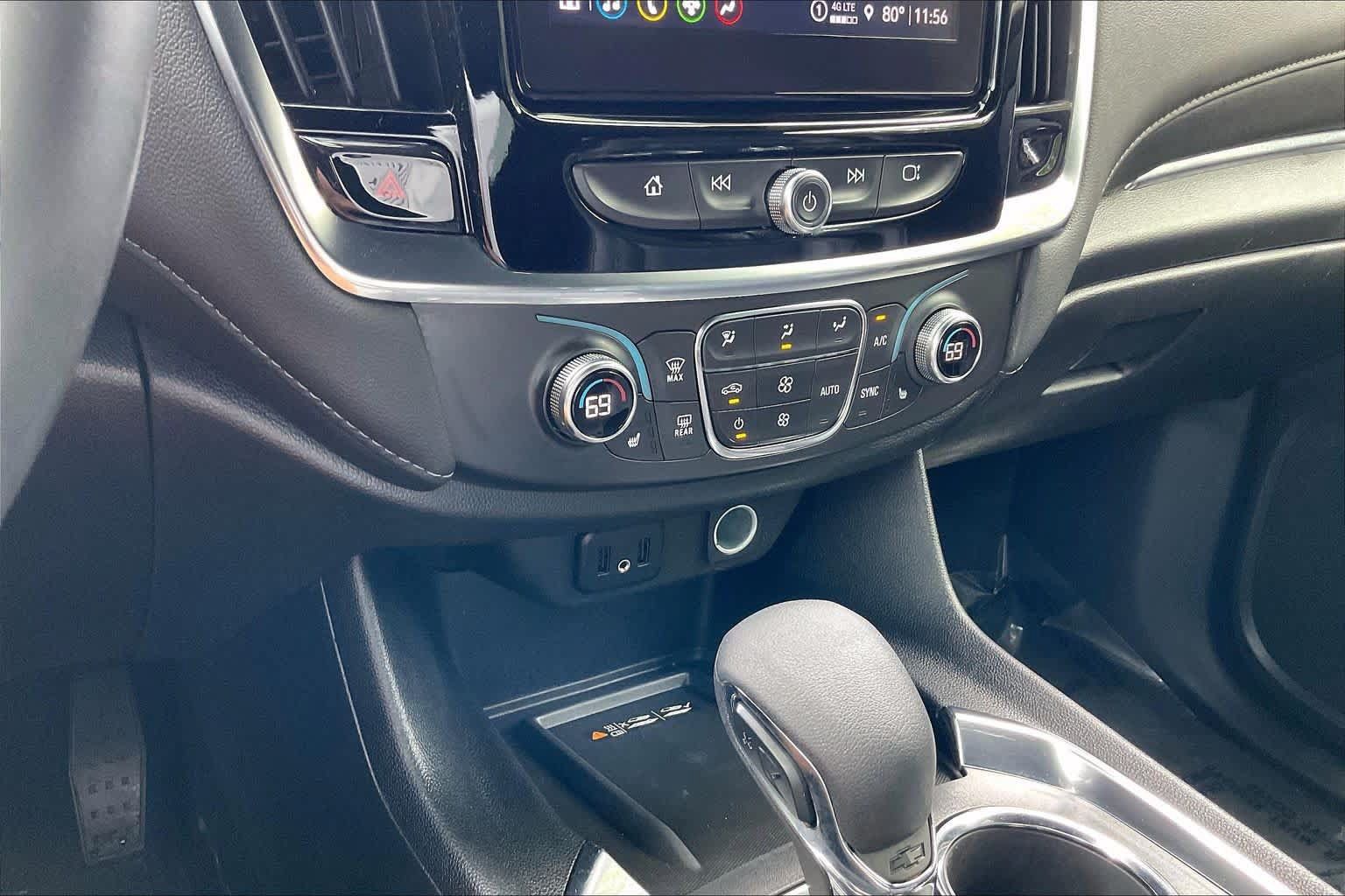 Used 2023 Chevrolet Traverse LT FWD image 32