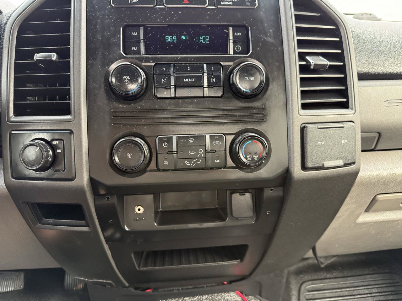 Used 2017 Ford F250 XL w/ Power Equipment Group AWD/4WD image 27