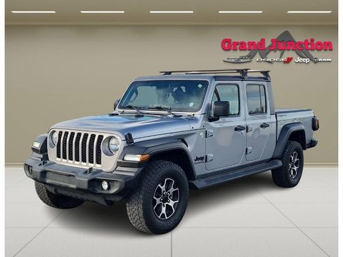 Used 2020 Jeep Gladiator Sport w/ Quick Order Package 24S image 2