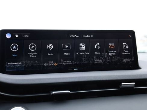 Used 2025 Genesis GV70 2.5T image 21