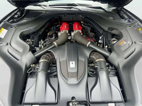 Used 2020 Ferrari Portofino RWD image 14