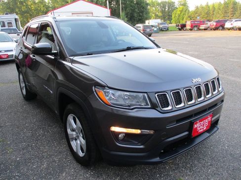 Used 2020 Jeep Compass Latitude w/ Cold Weather Group AWD/4WD image 12