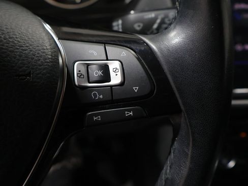 Used 2018 Volkswagen Tiguan SE image 34