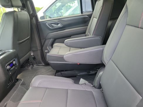 Used 2023 Chevrolet Suburban RST w/ Luxury Package RWD image 9