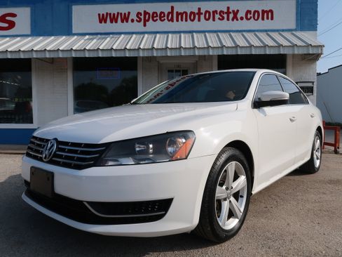 Used 2013 Volkswagen Passat TDI SE FWD image 5