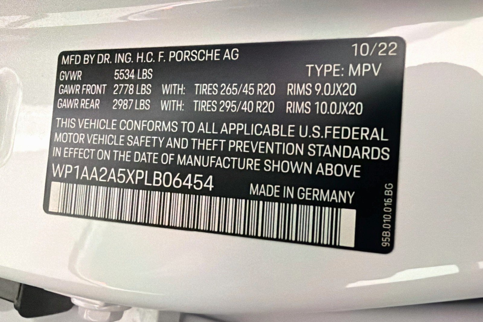 Used 2023 Porsche Macan AWD/4WD image 26
