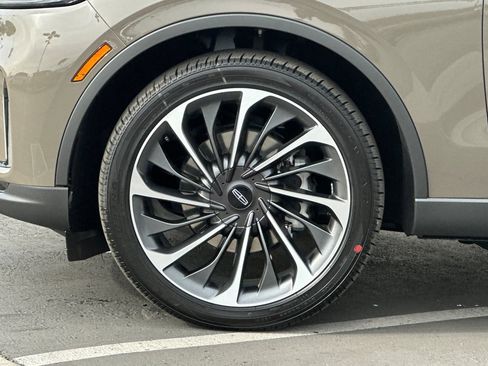New 2026 Lincoln Aviator Reserve w/ Luxury Package RWD image 24