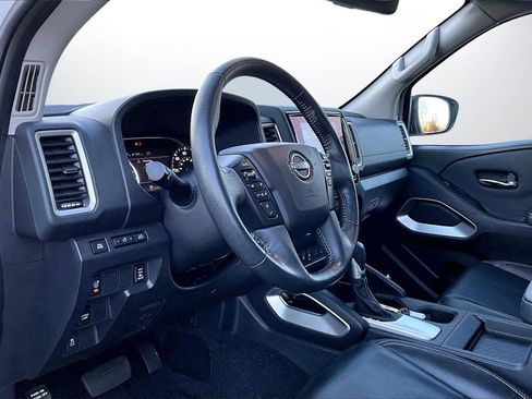 Used 2024 Nissan Frontier SL w/ Technology Package image 17