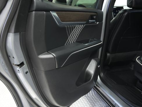 Used 2025 GMC Acadia Denali w/ LPO, Floor Liner Package AWD/4WD image 23